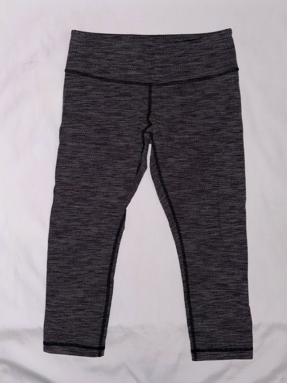 Lululemon Crop Leggings Women’s Size 6 Gray Black Heathered Yoga Capri Pants